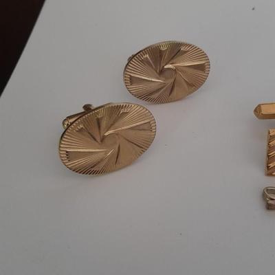 Cuff links and tie clips working thermometer tie clip