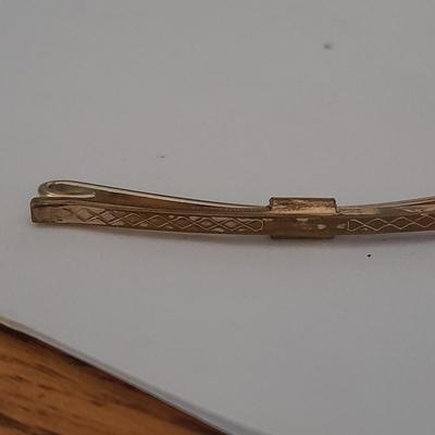 Cuff links and tie clips working thermometer tie clip