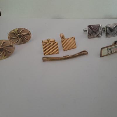 Cuff links and tie clips working thermometer tie clip