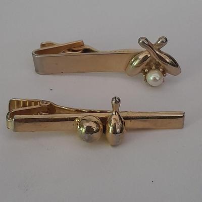 Men's mother of pearl ring, bowling award swank marked tie clips, and cuff links