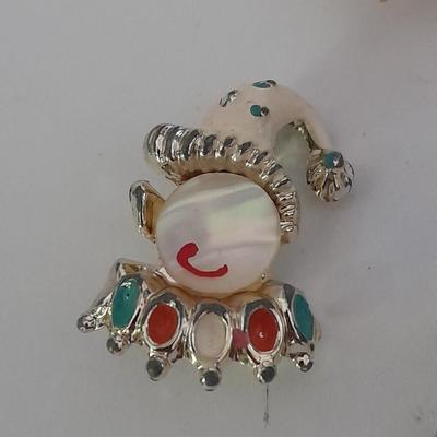 Four Fun and fancy hat pins, Roadrunner, Turtle, Frog, and a Clown