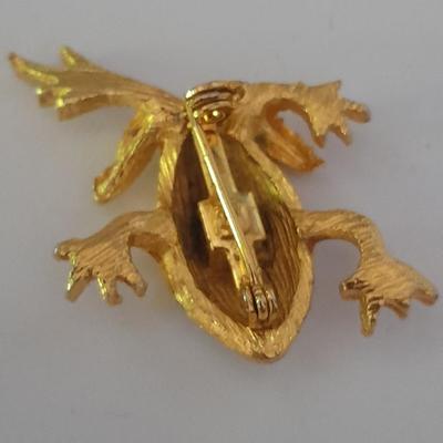 Four Fun and fancy hat pins, Roadrunner, Turtle, Frog, and a Clown