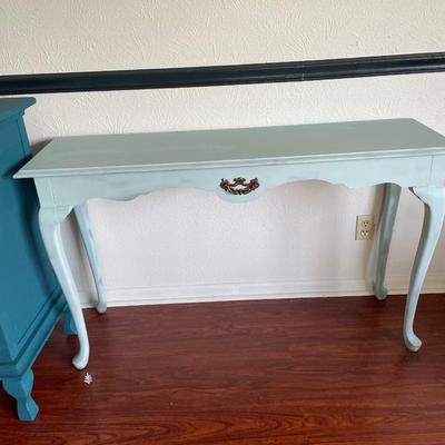 Pretty Blue Bird Color sofa table