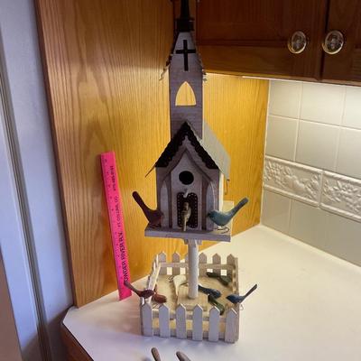 Birdhouse w/interchangeable Birds! Nice!