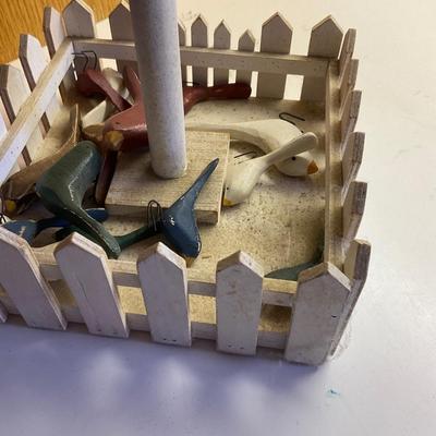 Birdhouse w/interchangeable Birds! Nice!