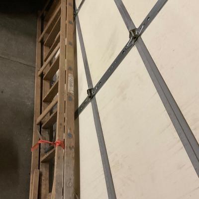 10â€™ Wood Ladder ðŸªœ.