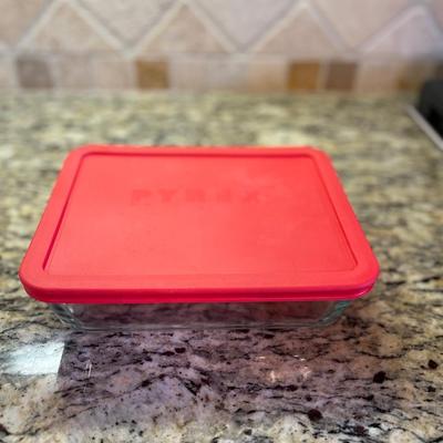 Pyrex casserole with red lid. 6 cups/ 8x6x 2