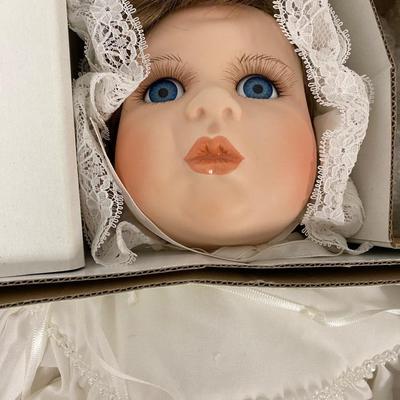 World Gallery Doll Lot