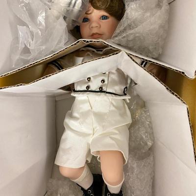 World Gallery Doll Lot
