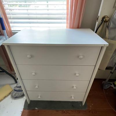 PARTICLE BOARD WHITE CHEST