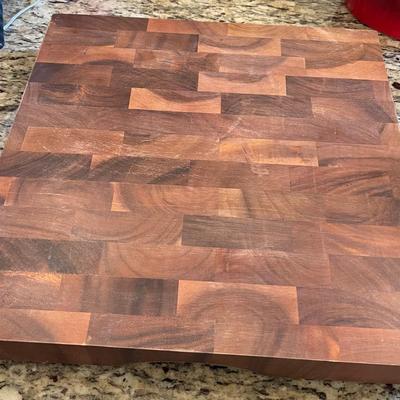 Heavy thick wooden cutting board 15 x 15