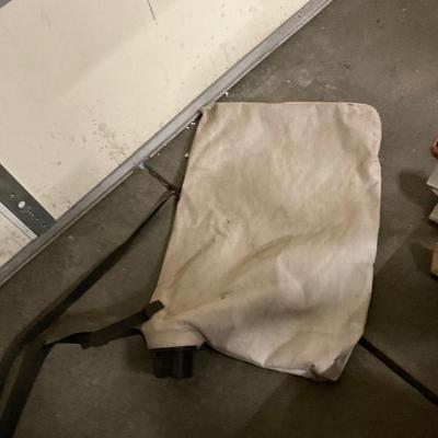 Black and Decker Blower/ Vacuum with bag.