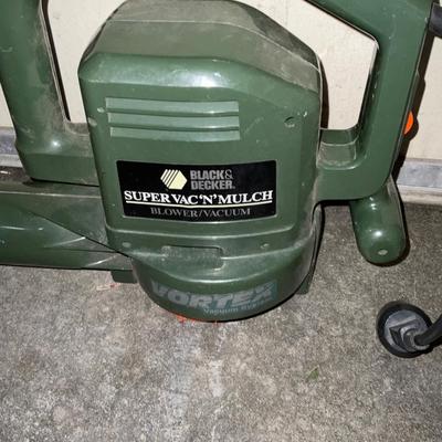 Black and Decker Blower/ Vacuum with bag.