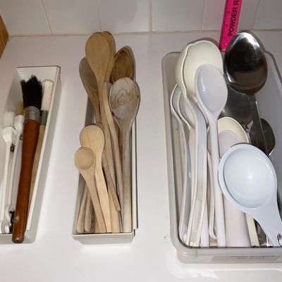 Kitchenware/Spoons/Baster Brushes