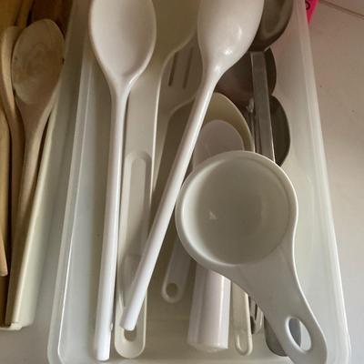 Kitchenware/Spoons/Baster Brushes