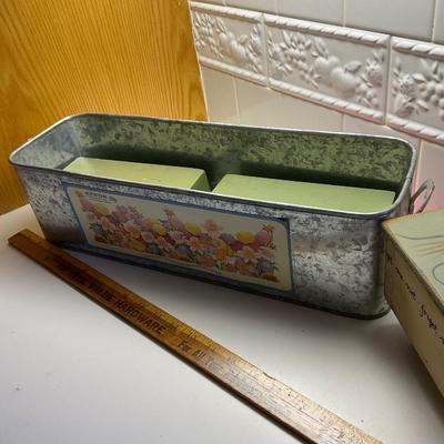 18â€ Planter /Forget me Not Box