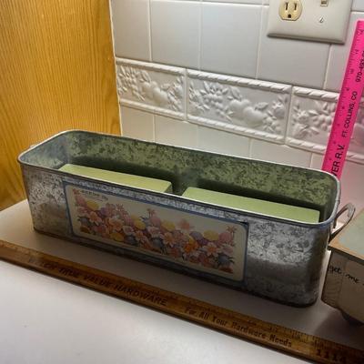 18â€ Planter /Forget me Not Box