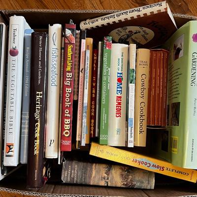 Banana Box full of Books: Art and Cookbooks! 