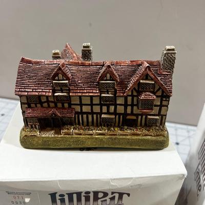 (2) Lilliput Lane Cottages  Shakespeare Birth Place and Heavenly Cottage 