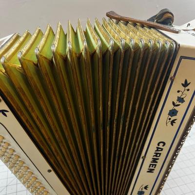 Carmen Accordion, White