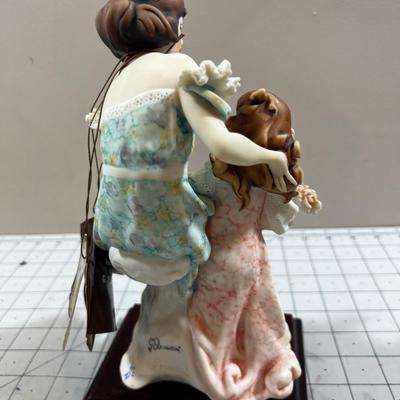 Giuseppe Armani Florence Figurine, "Mother and Daughter" 