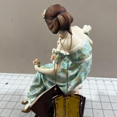 Giuseppe Armani Florence Figurine, "Mother and Daughter" 