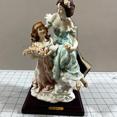Giuseppe Armani Florence Figurine, "Mother and Daughter" 