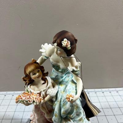 Giuseppe Armani Florence Figurine, "Mother and Daughter" 