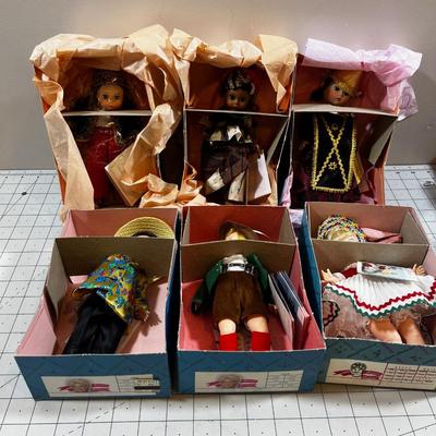 6 Country Alexander Dolls: Indonesia, Africa, Algeria, Hungary, China, Austria (boy) 