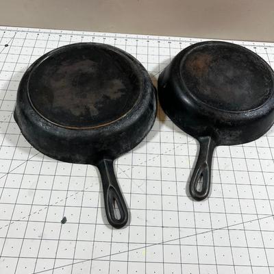 2 Cast Iron Skillets 