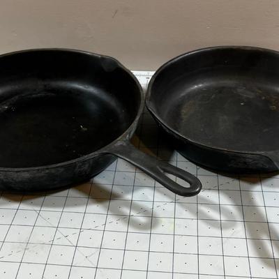 2 Cast Iron Skillets 