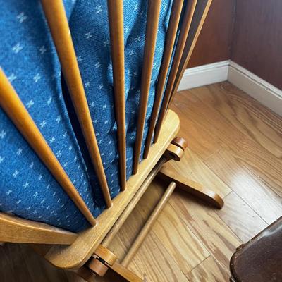 Oak Platform Glider Rocker, Blue Cushion 