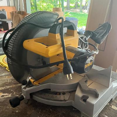 Lot 469 DeWalt Compound Miter Saw