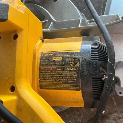 Lot 469 DeWalt Compound Miter Saw