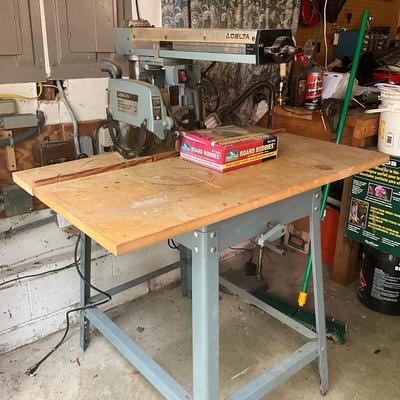 Lot 639 DELTA Deluxe Radial Arm Saw with Automatic Brake