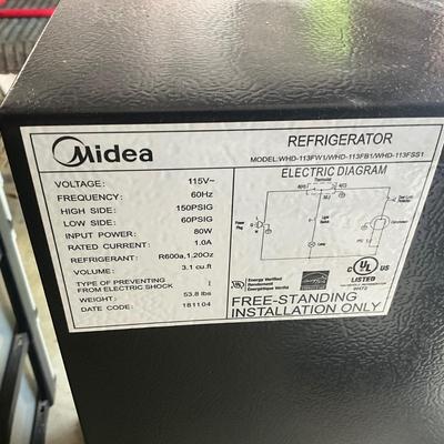 Lot 640 Midea Mini Refrigerator
