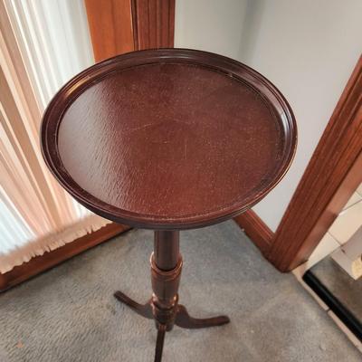 Lot #191  Classic 3-legged plant Stand