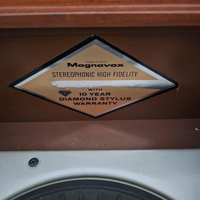 Magnavox Custom Console Stereo  (1LR-JS)