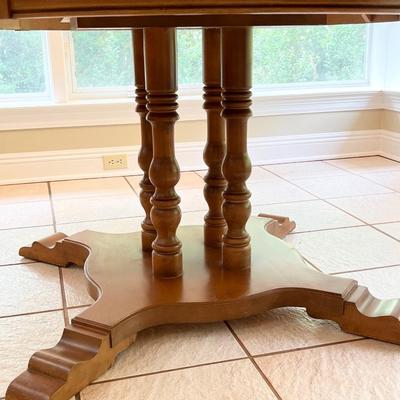 Maple Spindel Pedestal Dining Table ~ *Read Details