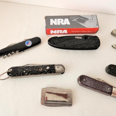 Lot 198  Pocket Knife Lot