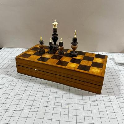 Turned wood / Carved Wood Chess Set With Box