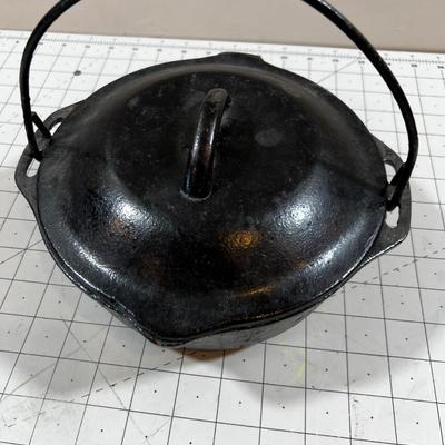 Dutch oven with lid. Made in USA