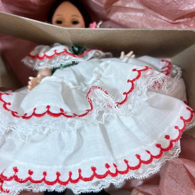 Madam  Alexander  Country Dolls: Crete, Belgium, Netherlands