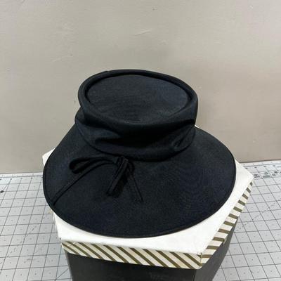 2 Vintage Women's Hats with Box 