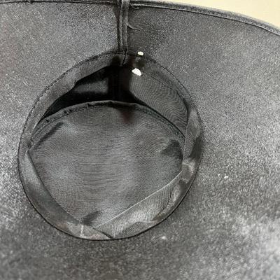 2 Vintage Women's Hats with Box 