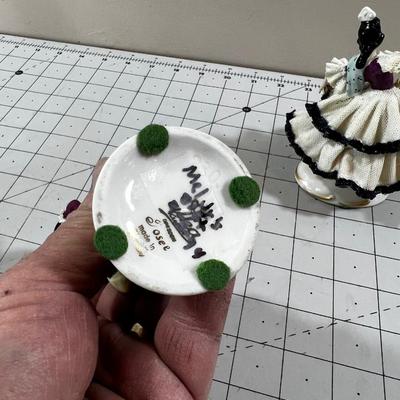 4 Dresden Figurines: Flamingo Dancers 