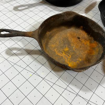 3 Vintage Cast Iron Skillets 