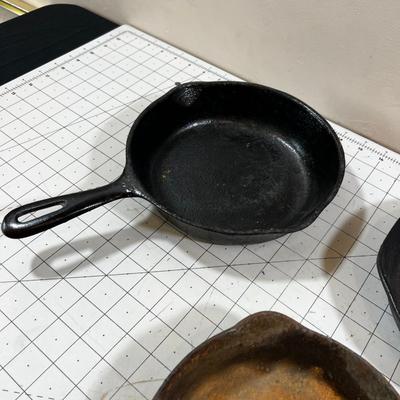 3 Vintage Cast Iron Skillets 