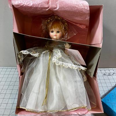 Madam  Alexander Cinderella White Ball Gown No. 1546