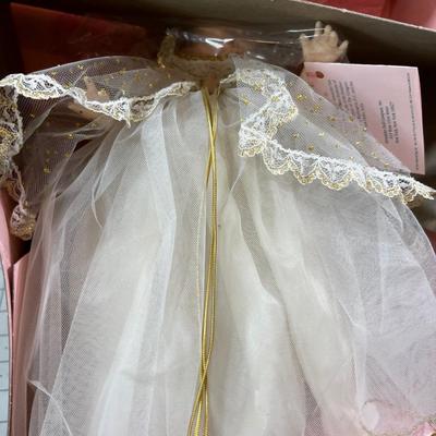 Madam  Alexander Cinderella White Ball Gown No. 1546